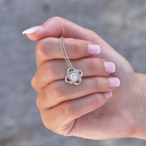 To My Gorgeous Mother | Queen's Charm Necklace | Mother's Day Card